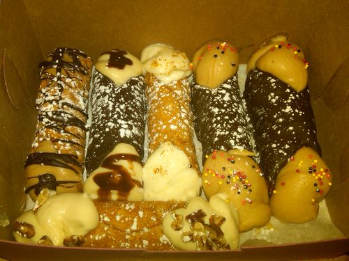 Stuffed Artisan Cannolis Box