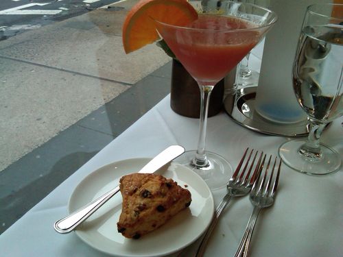 Lecole scone drink