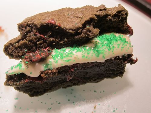 Green velv whoopie pie