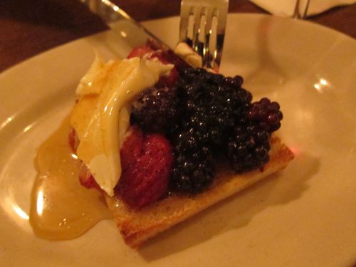 Ino berries dessert