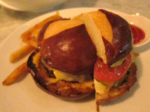 Three Hens burger bun