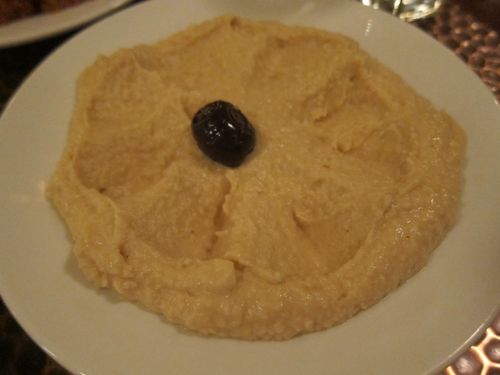 Taksim hummus