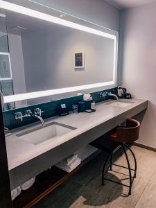 The Maven Hotel Denver - bathroom