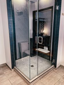 The Maven Hotel Denver - shower